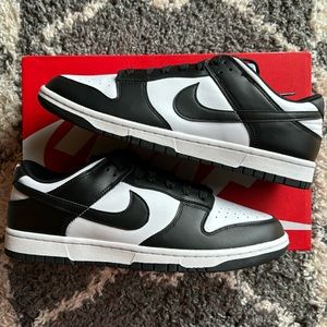 [NEW] Nike Dunk Low ‘Panda’